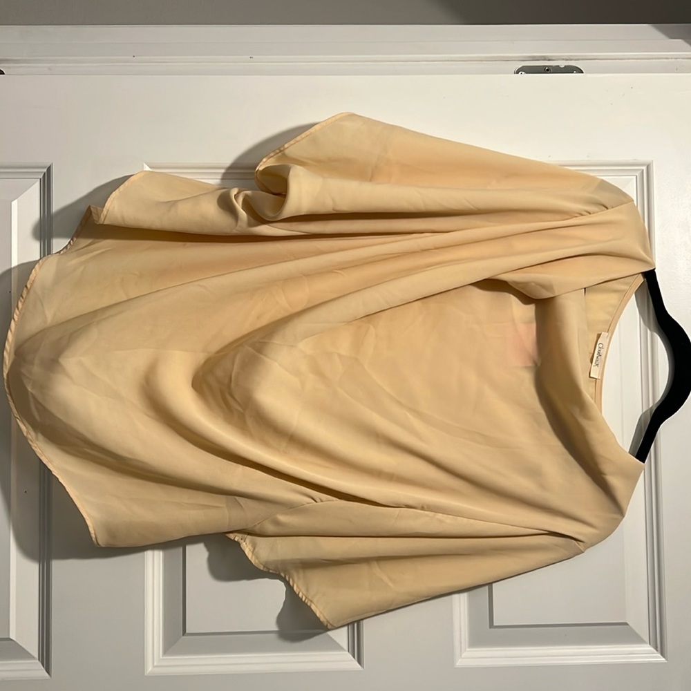 4 queens cloudwalk easily amused draped front top in color sand size M  new